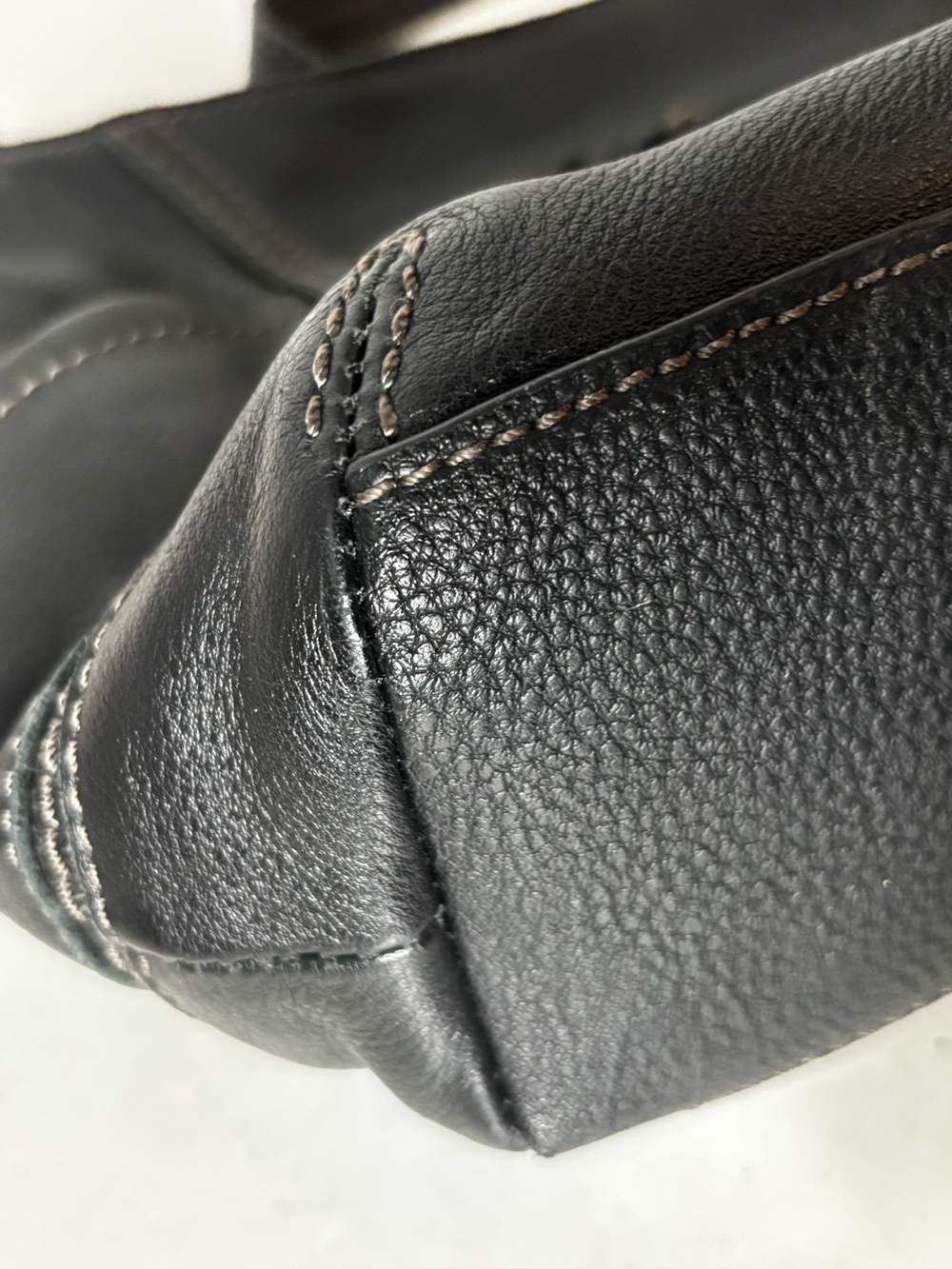 The Sak Black Pebbled Leather Shoulder Bag - Picture 9 of 10